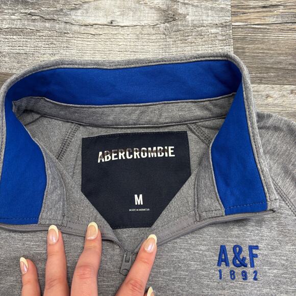 Abercrombie & Fitch NWOT Gray Blue M 1/4 Zip Stretch Performance Sweatshirt - Picture 4 of 10